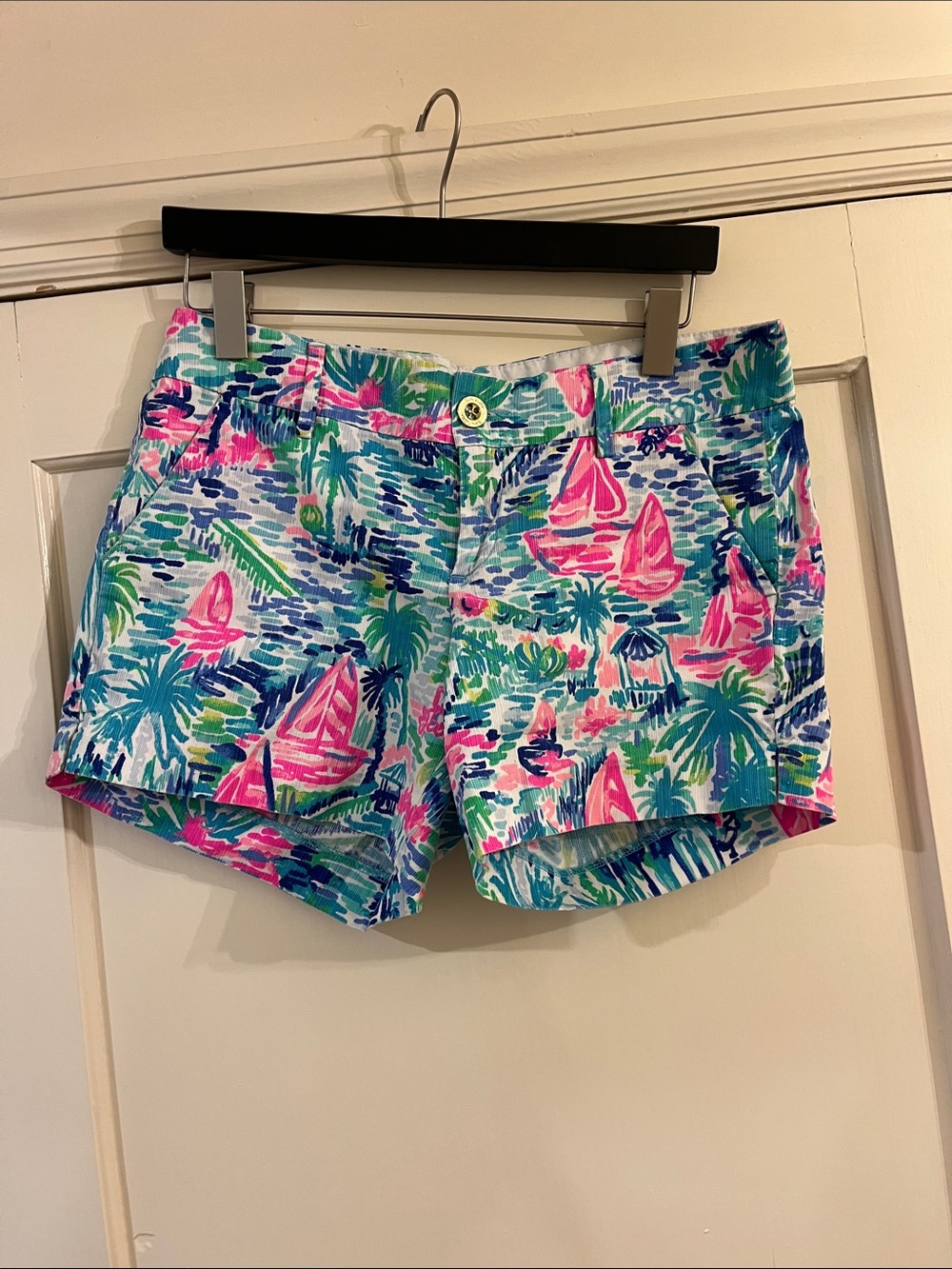 Lilly Pulitzer Salt in the Air Print Shorts - Size 6